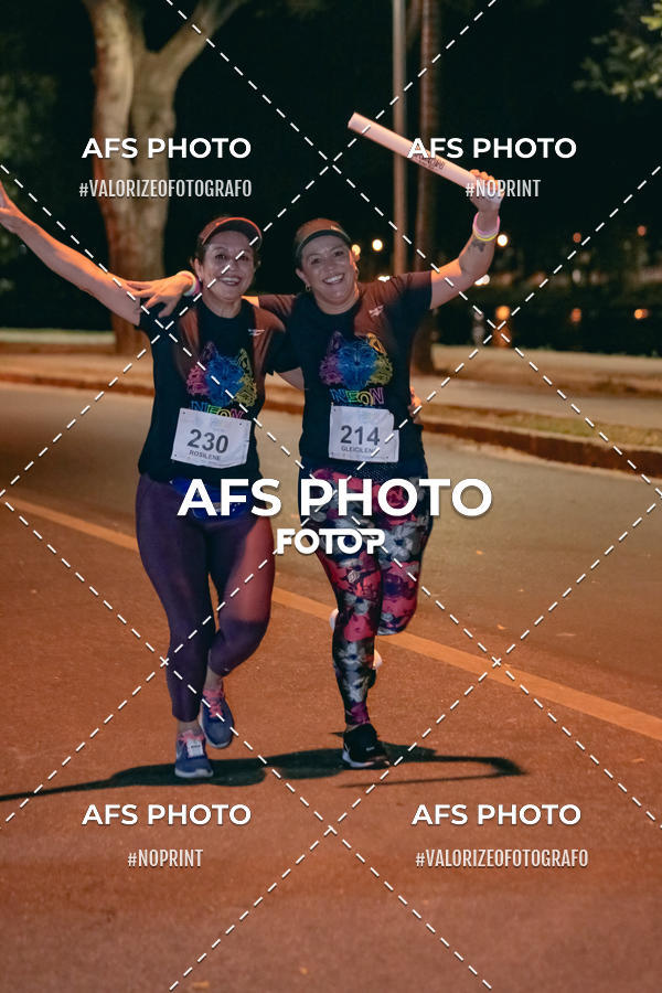 Achetez vos photos de l'vnementNeon Night Run 2019 - Belo Horizonte sur Fotop