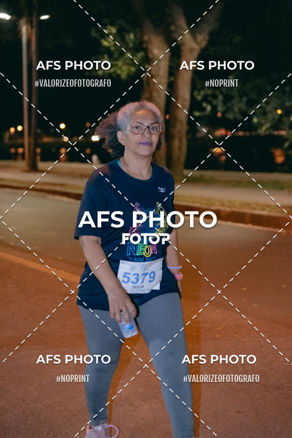 Achetez vos photos de l'vnementNeon Night Run 2019 - Belo Horizonte sur Fotop