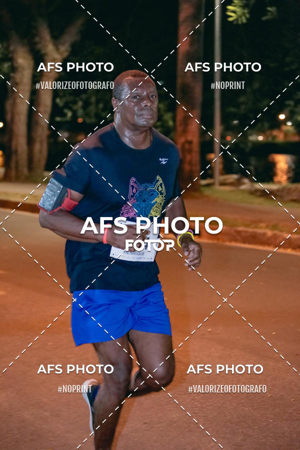 Achetez vos photos de l'vnementNeon Night Run 2019 - Belo Horizonte sur Fotop