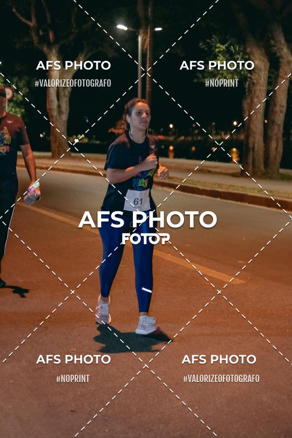 Achetez vos photos de l'vnementNeon Night Run 2019 - Belo Horizonte sur Fotop