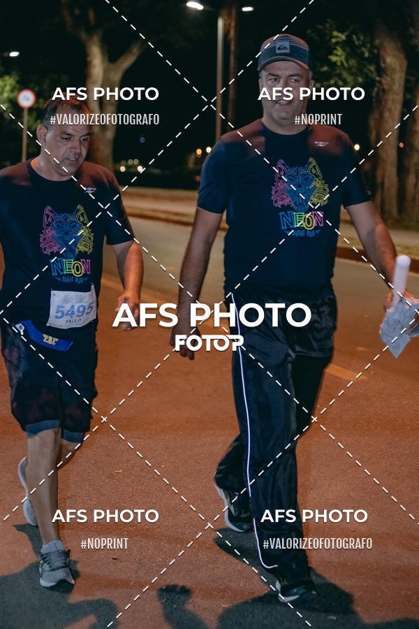 Achetez vos photos de l'vnementNeon Night Run 2019 - Belo Horizonte sur Fotop