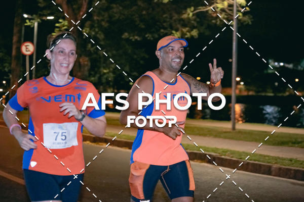 Compra tus fotos del eventoNeon Night Run 2019 - Belo Horizonte En Fotop