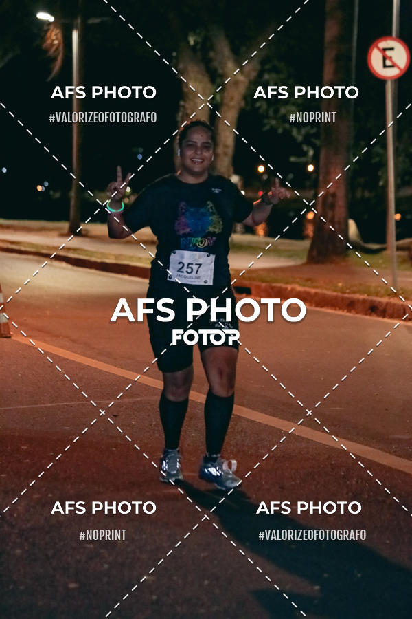 Compra tus fotos del eventoNeon Night Run 2019 - Belo Horizonte En Fotop