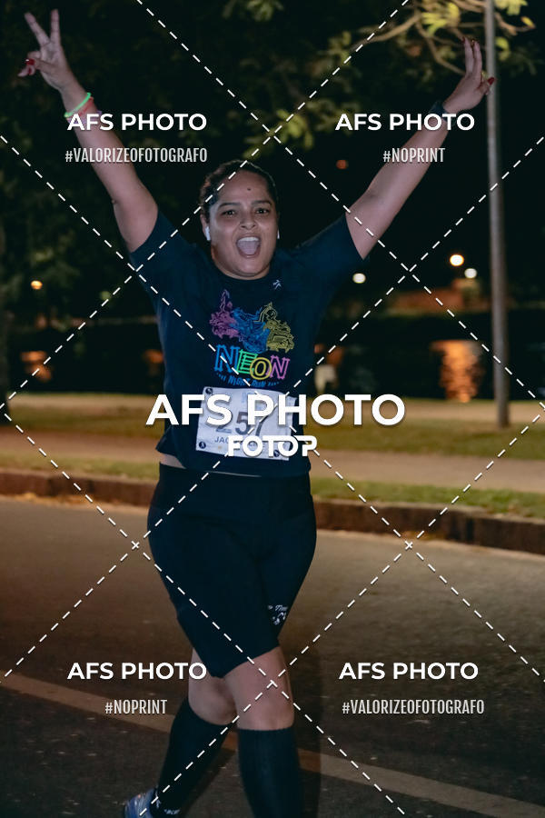 Compra tus fotos del eventoNeon Night Run 2019 - Belo Horizonte En Fotop