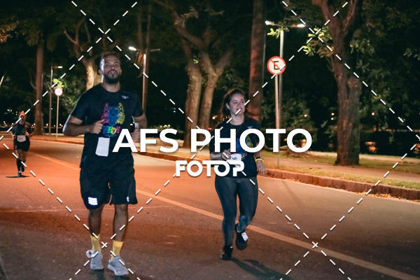 Buy your photos of the eventNeon Night Run 2019 - Belo Horizonte on Fotop
