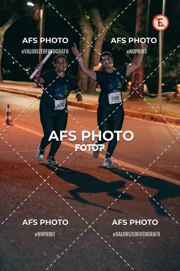 Buy your photos of the eventNeon Night Run 2019 - Belo Horizonte on Fotop
