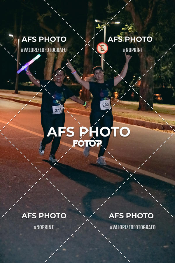 Buy your photos of the eventNeon Night Run 2019 - Belo Horizonte on Fotop