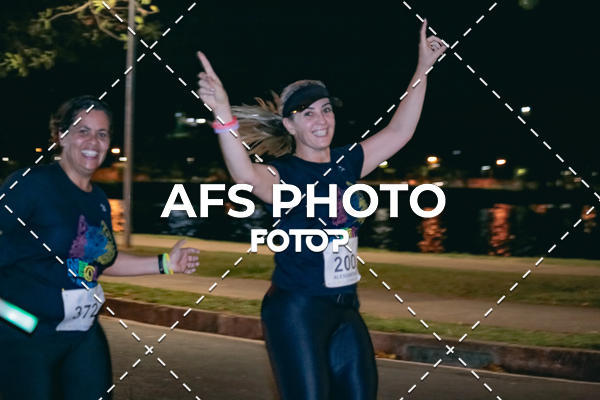 Buy your photos of the eventNeon Night Run 2019 - Belo Horizonte on Fotop