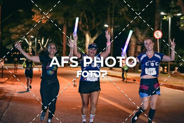 Buy your photos of the eventNeon Night Run 2019 - Belo Horizonte on Fotop