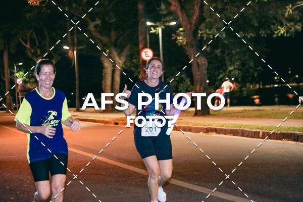 Buy your photos of the eventNeon Night Run 2019 - Belo Horizonte on Fotop