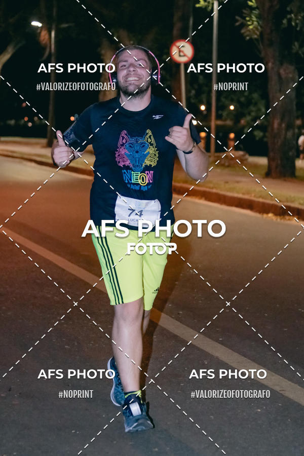 Buy your photos of the eventNeon Night Run 2019 - Belo Horizonte on Fotop