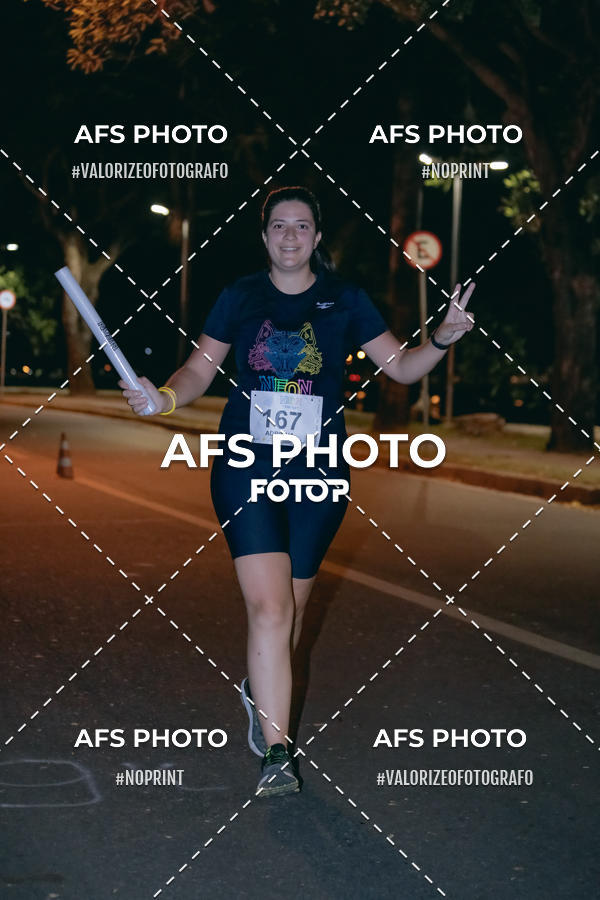 Buy your photos of the eventNeon Night Run 2019 - Belo Horizonte on Fotop
