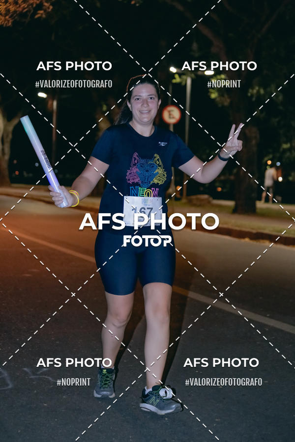 Buy your photos of the eventNeon Night Run 2019 - Belo Horizonte on Fotop