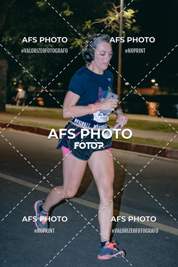 Buy your photos of the eventNeon Night Run 2019 - Belo Horizonte on Fotop