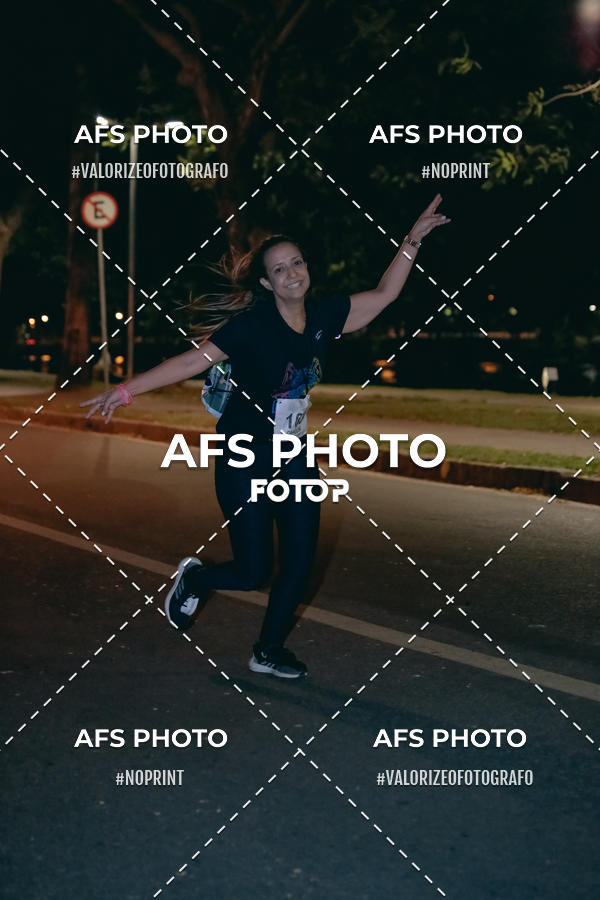 Buy your photos of the eventNeon Night Run 2019 - Belo Horizonte on Fotop