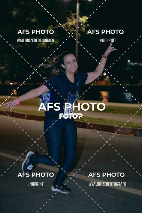 Buy your photos of the eventNeon Night Run 2019 - Belo Horizonte on Fotop