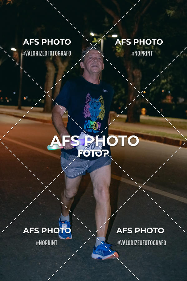Buy your photos of the eventNeon Night Run 2019 - Belo Horizonte on Fotop