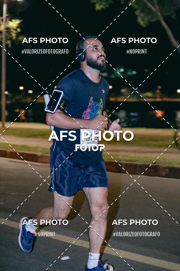 Buy your photos of the eventNeon Night Run 2019 - Belo Horizonte on Fotop