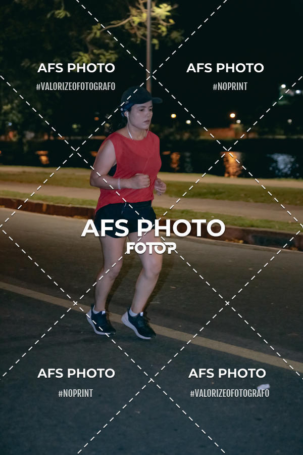 Buy your photos of the eventNeon Night Run 2019 - Belo Horizonte on Fotop