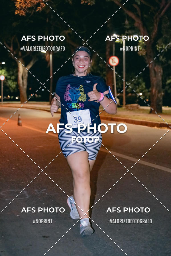 Buy your photos of the eventNeon Night Run 2019 - Belo Horizonte on Fotop