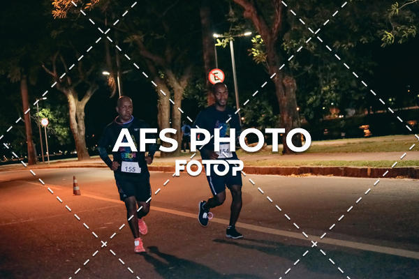 Buy your photos of the eventNeon Night Run 2019 - Belo Horizonte on Fotop