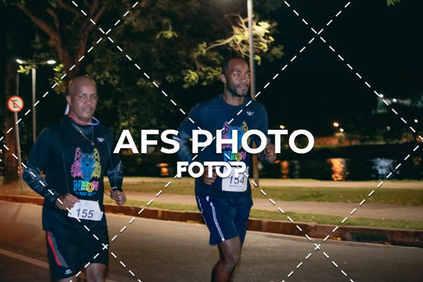 Buy your photos of the eventNeon Night Run 2019 - Belo Horizonte on Fotop