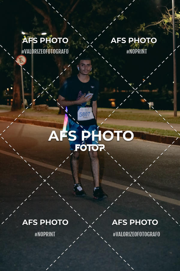 Buy your photos of the eventNeon Night Run 2019 - Belo Horizonte on Fotop