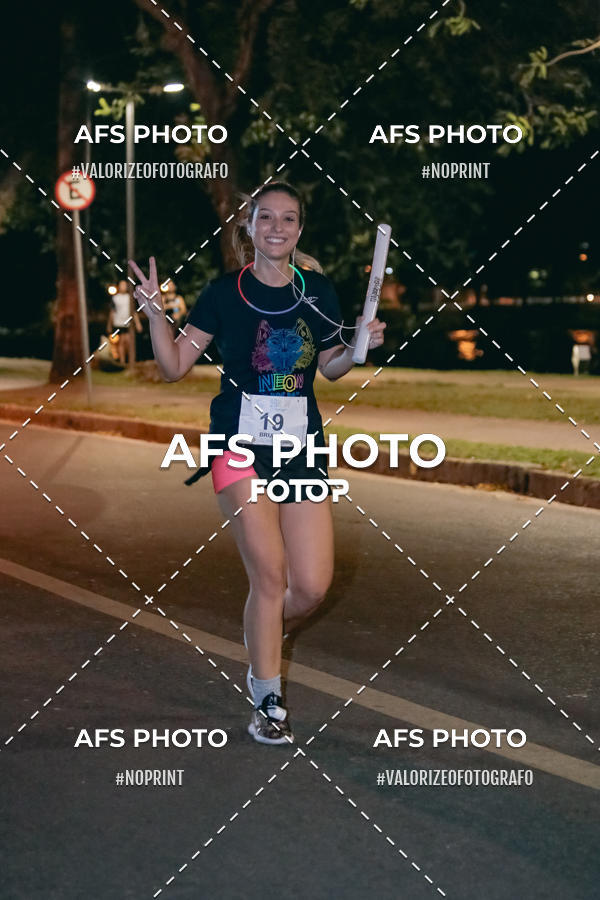 Buy your photos of the eventNeon Night Run 2019 - Belo Horizonte on Fotop