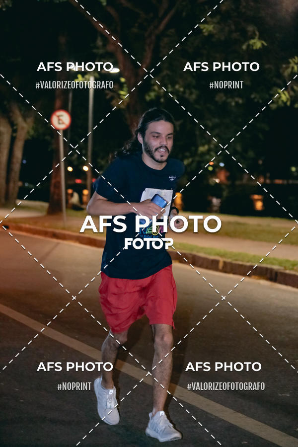 Buy your photos of the eventNeon Night Run 2019 - Belo Horizonte on Fotop