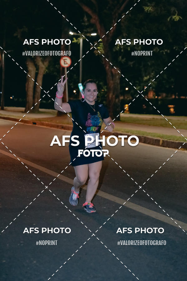 Compra tus fotos del eventoNeon Night Run 2019 - Belo Horizonte En Fotop