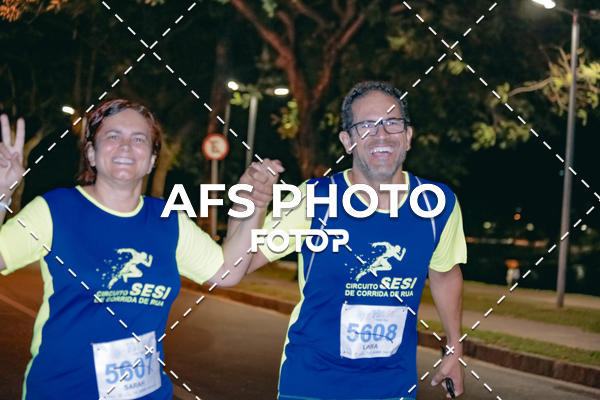 Compra tus fotos del eventoNeon Night Run 2019 - Belo Horizonte En Fotop