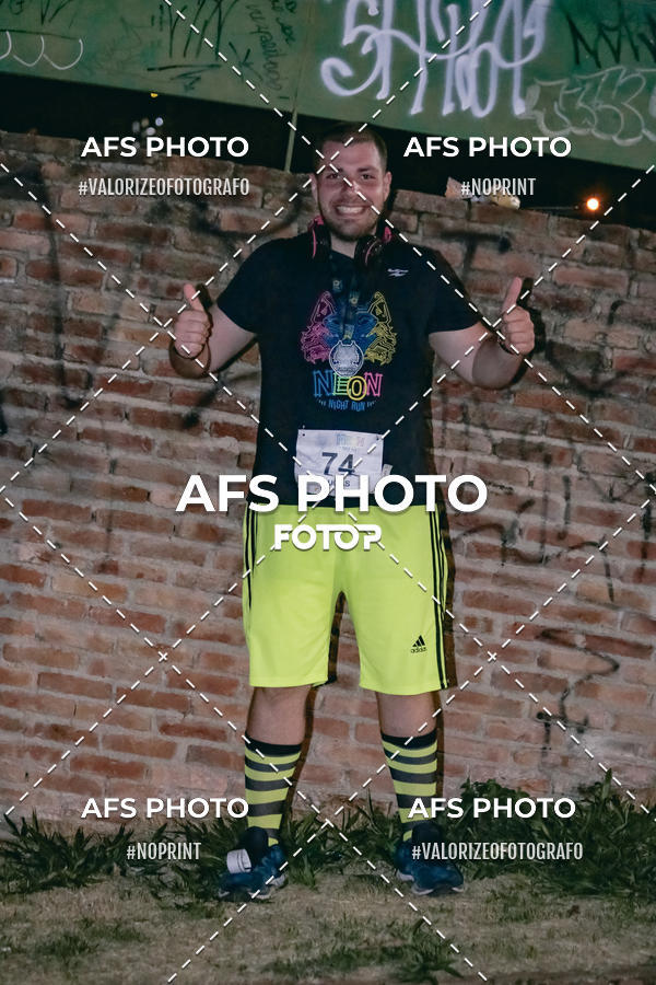 Compra tus fotos del eventoNeon Night Run 2019 - Belo Horizonte En Fotop