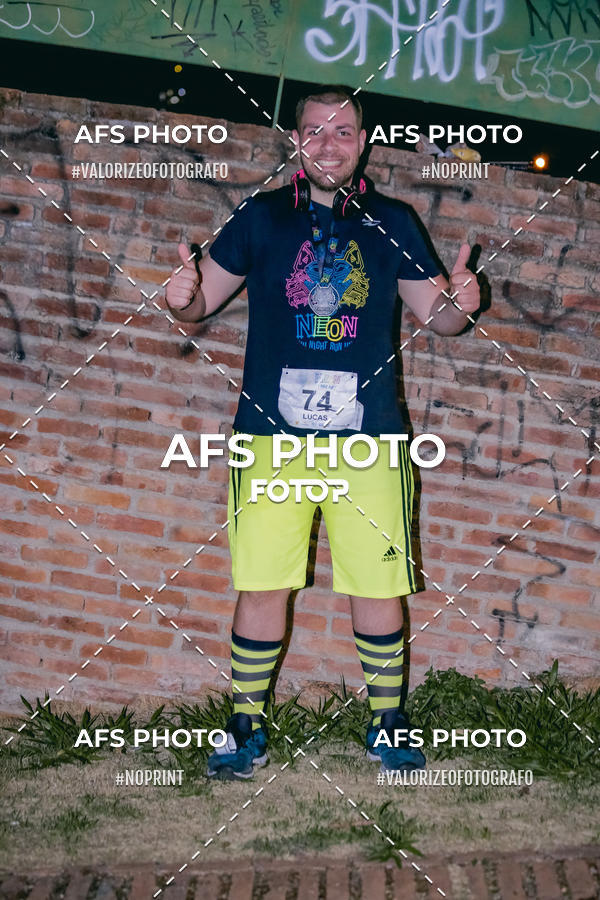 Compra tus fotos del eventoNeon Night Run 2019 - Belo Horizonte En Fotop