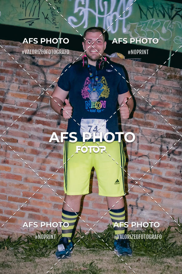 Compra tus fotos del eventoNeon Night Run 2019 - Belo Horizonte En Fotop