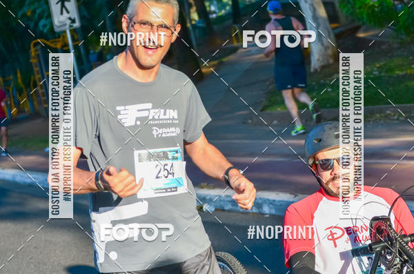 Buy your photos of the eventF.run franchising run on Fotop