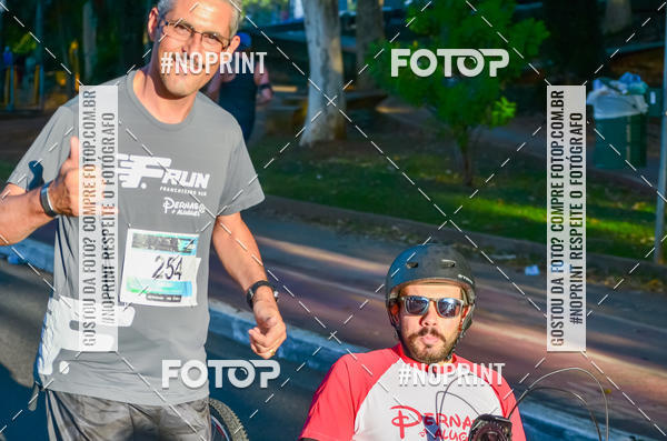 Buy your photos of the eventF.run franchising run on Fotop