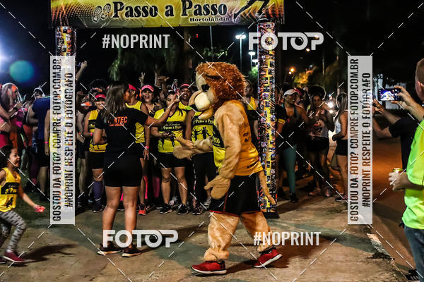 Compre as suas fotos do eventoNOITE DAS MULHERES - Passo a passo no Fotop