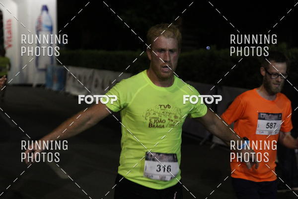Buy your photos of the eventCORRIDA S�O JO�O BRAGA 2019 on Fotop