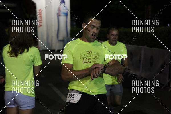 Buy your photos of the eventCORRIDA S�O JO�O BRAGA 2019 on Fotop