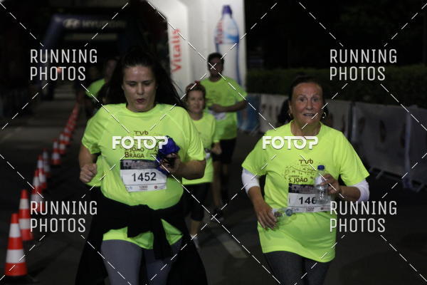 Buy your photos of the eventCORRIDA S�O JO�O BRAGA 2019 on Fotop