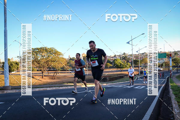 Buy your photos of the eventCorrida 8K Austa on Fotop