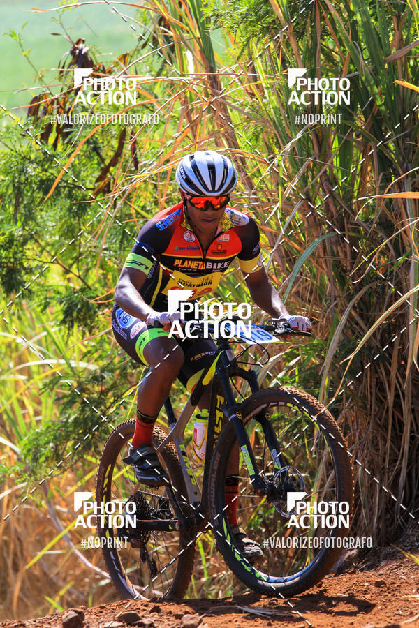 Buy your photos of the eventCROSS DUATHLON on Fotop