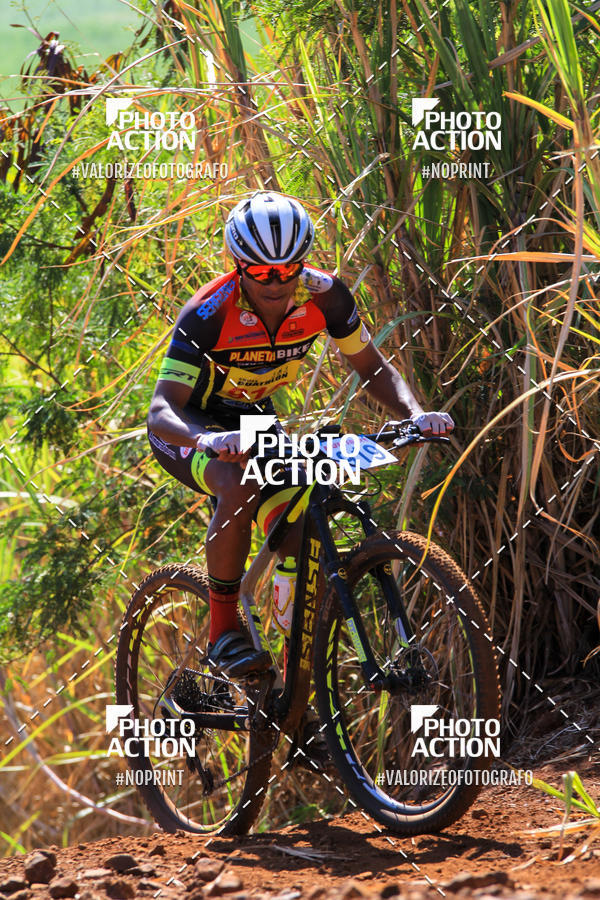 Buy your photos of the eventCROSS DUATHLON on Fotop