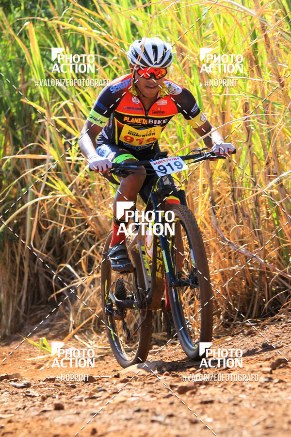 Buy your photos of the eventCROSS DUATHLON on Fotop