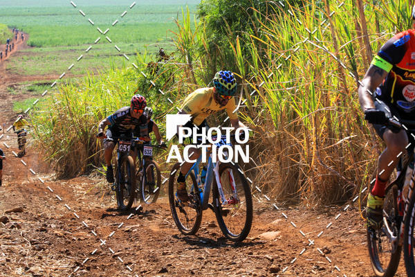Buy your photos of the eventCROSS DUATHLON on Fotop