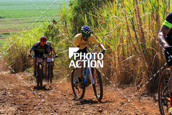 Buy your photos of the eventCROSS DUATHLON on Fotop