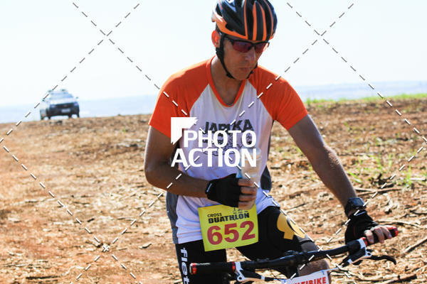 Buy your photos of the eventCROSS DUATHLON on Fotop