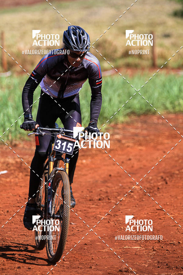 Buy your photos of the eventCROSS DUATHLON on Fotop