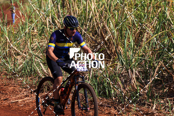 Buy your photos of the eventCROSS DUATHLON on Fotop
