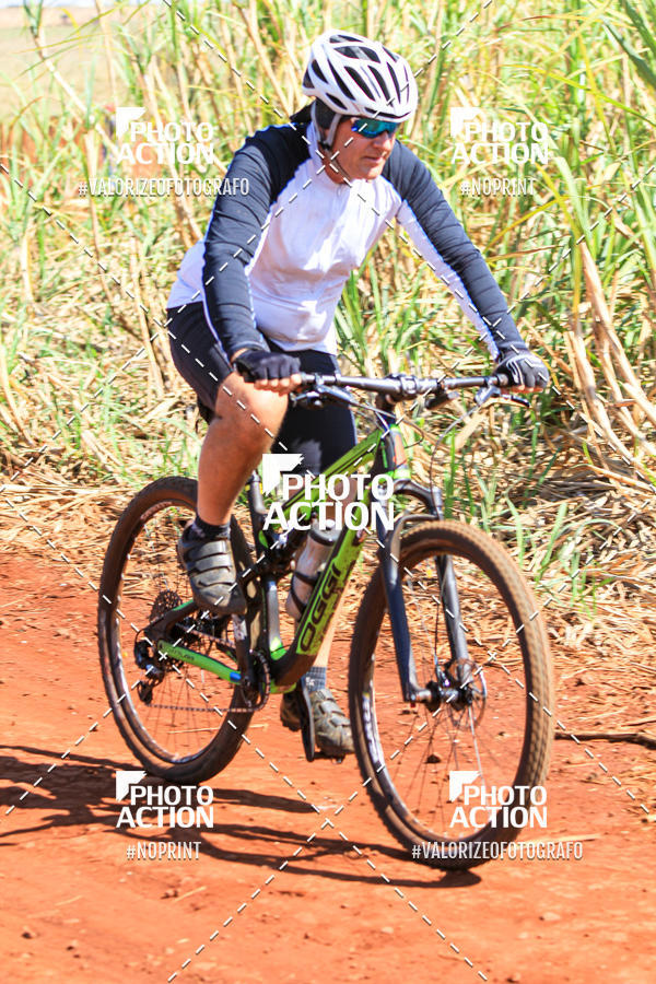 Buy your photos of the eventCROSS DUATHLON on Fotop